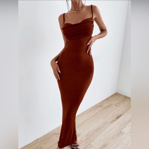 NWT Solid Tie Backless Ruched Dress - M L - Picture 3 of 4